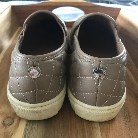 Steve Madden flats - Picture 2 of 3